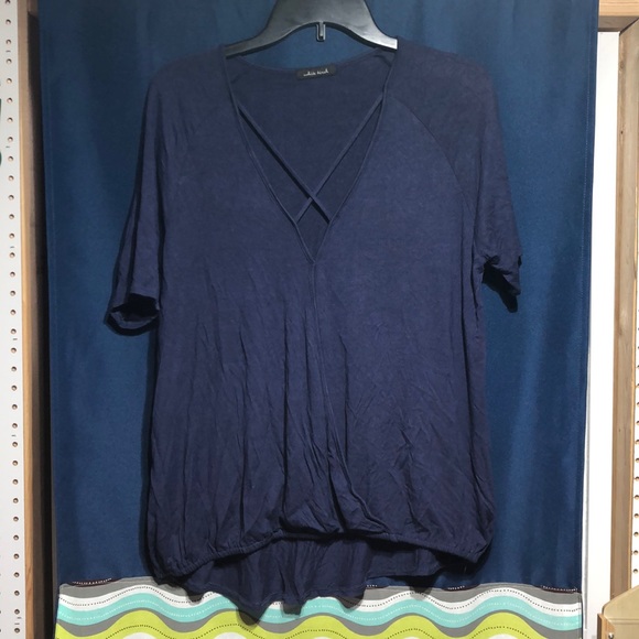 💐Blue flowy shirt - Picture 1 of 4